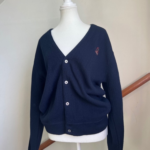 Vintage IZOD Cardigan Sweater Navy Preppy Button Down V Neck Crest Dark Academia - Picture 1 of 7